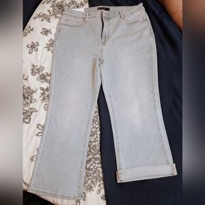 NWT Members Mark Cropped Flare Jean